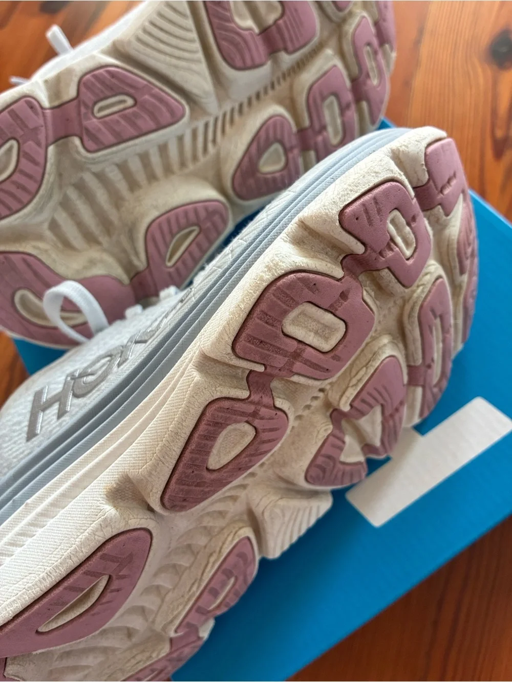 Hoka light gray